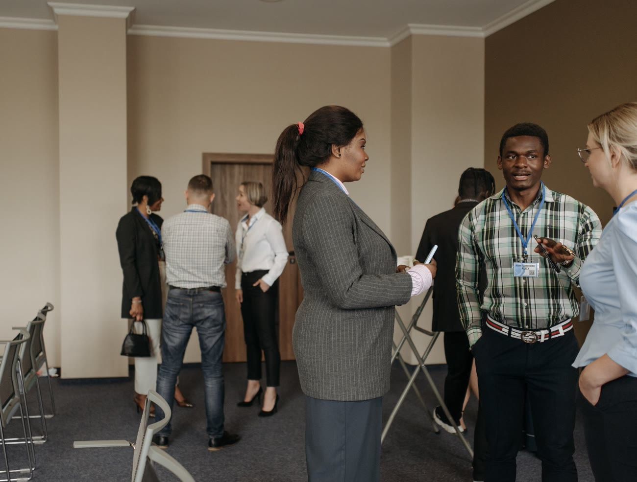 Retailers in conversation with technology providers on the event floor